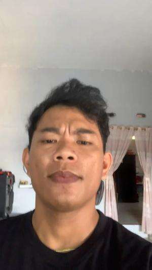  #AudisiIndonesianIdolXIV #auditionindonesianidolxiv nama awaluddin usia 30 tahun dimisili ammesangeng kab.soppeng sulsel judul lagu rasa ya