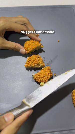Bikin nugget homemade buat cemilan anak di rumah 😍  #cooking #idebekal #masak 