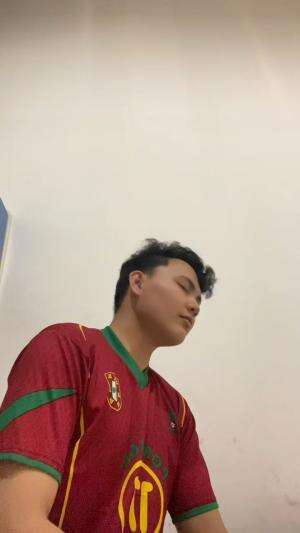 IDOL_XIV EFRAIM KAWET 21 MANADO Ku Dengannya Kau Dengan Dia