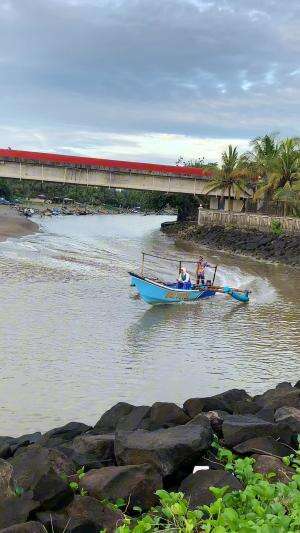 melewati kolong jembatan merah viral #usa #usareels #newyork #germany #fyp #australia #luksemburg #ingris #belanda #skils #shrimp #fisherman