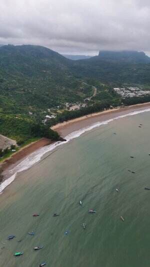 Nyunset dan Nyunroce di sini enak banget ya kayak ee hehhee #drone #dji #pantai #tulungagung #tulungagung24jam #jedamergawe #fyp #RCTIPlus  