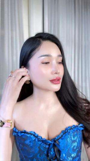 Aku mendengarkan gombalanmu