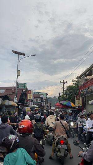 Rela macet macetan demi liat festival balon