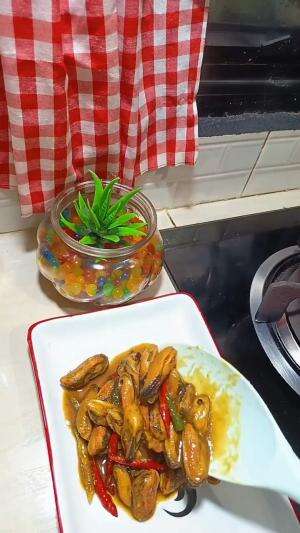 MENU MASAKAN RUMAHAN SIMPLE
“Kerang Pedas Manis”
#Cooking #inspiration #Menumasakanrumahan #Tips #Trik #Idejualan #ummuhusna