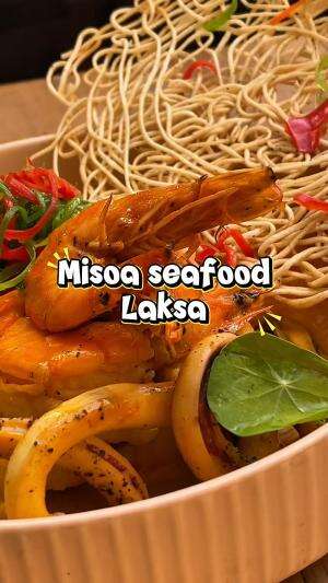MISOA SEAFOOD LAKSA. Hidangan yang sangat comfort untuk dicoba. Rasanya gurih dan aroma kaldu seafoodnya yang kuat. Hidangan ini aku persemb