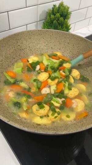 MENU MASAKAN RUMAHAN SIMPLE
“Capcay Sayur Tofu”
#Cooking #inspiration #Menumasakanrumahan #Tips #Trik #Idejualan #ummuhusna