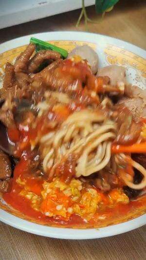 MENU MASAKAN RUMAHAN SIMPLE
“Mie Ayam Nyemek”
#Cooking #inspiration #Menumasakanrumahan #Tips #Trik #Idejualan #ummuhusna