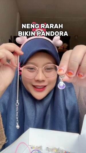 KESERUAN NENG RARAH BIKIN GANTUNGAN PANDORA