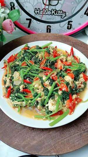 MENU MASAKAN RUMAHAN SIMPLE
“Tumis Bayam Cabe Iris”
#Cooking #inspiration #Menumasakanrumahan #Tips #Trik #Idejualan #ummuhusna