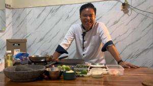  Ini adalah menu masakan saat saya bekerja di suatu restoran dan ketika saya membuat restoran dengan menu ini, hasil penjualannya cukup memu