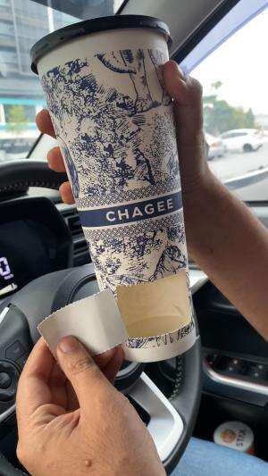 spill hadiah yang aku dapet dari chagee hasil ngantri 6 jam