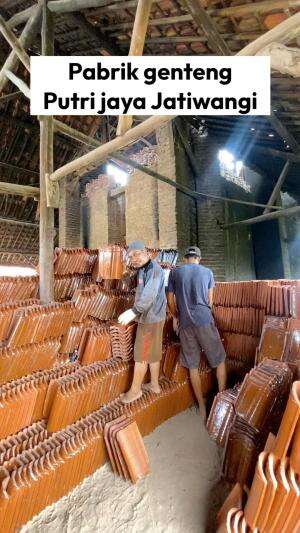 Pabrik genteng  #majalengka  #pabrikgenteng #pekerjaanCumakuli  #kulibangunan  #pekerjakeras  #Jawabarat 