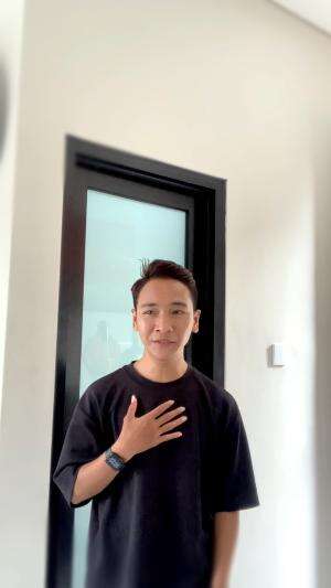 Assalamuaikum perkenalkan nama saya : frengki juliadi :umur:22thn Asal dari Sumatra selatan (Palembang ) judul lagu (pilihan nikmat bpk hj R