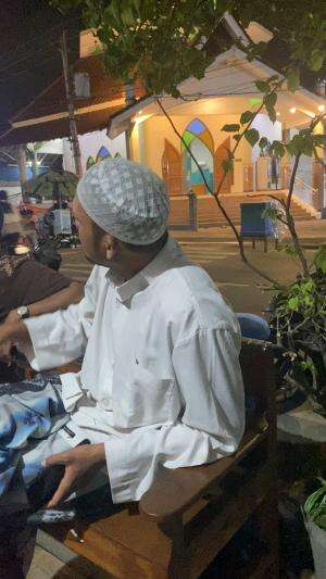 Abis sholat teraweh silaturahmi kopi teh roti ringan salam bahagia romadhoon 2025