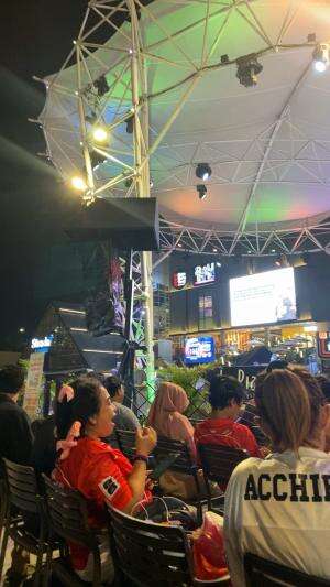 #supershowsport #nobatimnas suasana nobar malam ini di lapiazza