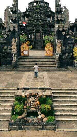 Monumen Bajra Sandhi di dirikan untuk memperingati perjuangan rakyat Bali melawan penjajah serta melestarikan semangat perjuangan bangsa