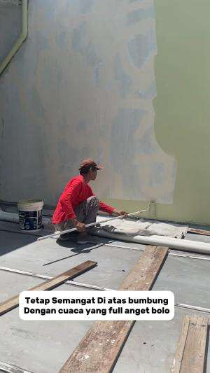 Anget bolo proses cat tembik di atas bumbung  #painting  #cattembok #kulibangunan 