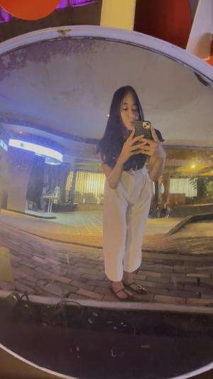 nongkrong sama lelaki buaya darat