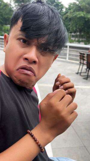 Ada uang harus gitu sayang