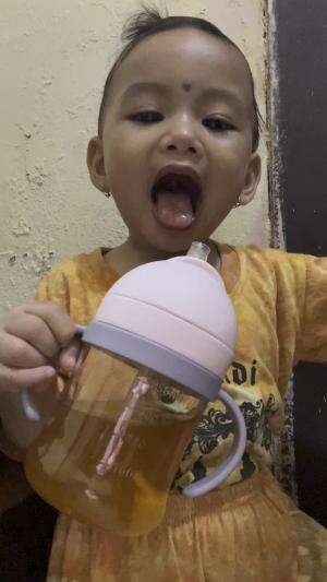 Lagi minum madu  #NooraKhadijahAlKhered  #RCTIPlus  #contentcreatorpemula  #masyaallahtabarakallah  #minum 