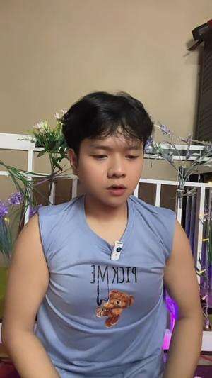 The real lagu pencabut tenggorokan 😭  kebetulan lagunya relate banget menceritakan Seorang anak yang merindukan amat rindu terhadap salah sa