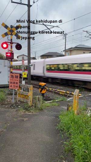  #HuntingKeretaApi   #minivlog  #dailyvlog  #kereta  #Kereta Railfans  #RCTIPlus  #jepang 