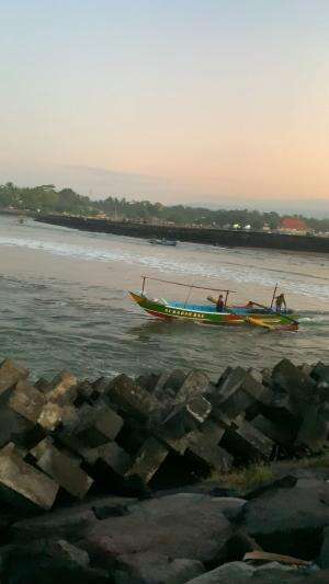 ngeri banget ombaknya #nelayan #skills #ombak