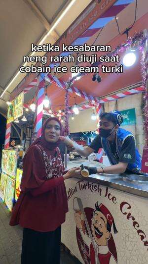 kesabaran di uji beli ice cream turki
