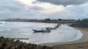 muara cikidang air nya sedang surut