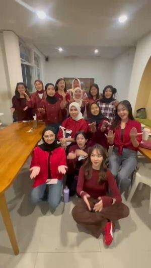 hahaha nobar dadakan