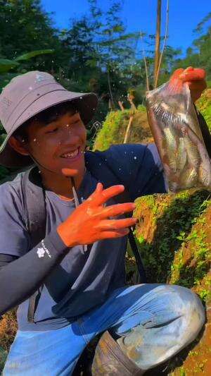Kecanduan narik ikan 