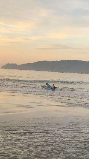 harus tetap tenang meskipun dihantam ombak terus menerus  #RCTIPlus  #trending 