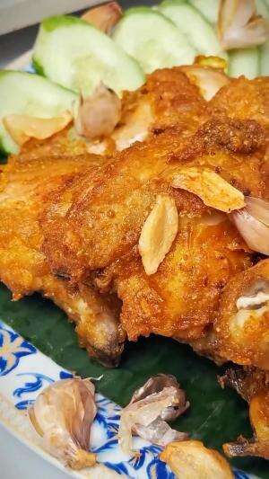 MENU MASAKAN RUMAHAN SIMPLE
“Ayam Goreng Bawang”
#Cooking #inspiration #Menumasakanrumahan #Tips #Trik #Idejualan #ummuhusna