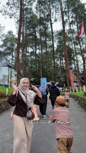 Lagi cari liburan yang simpel tapi lengkap di Tawangmangu?
Coba deh nginep di The Lawu Park — 
Cocok buat keluarga, couple, atau rombongan. 