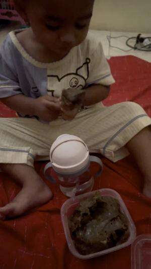 Bangun tidur langsung makan belum mandi #masyaallahtabarakallah  #RCTIPlus  #contentcreatorpemula  #NooraKhadijahAlKhered  #makankuy 