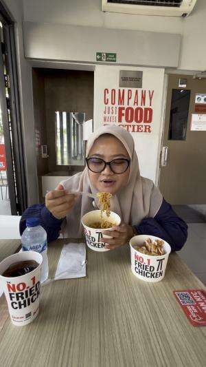 Enak banget nih makan di KFC cumak 11.000 hehehe super super diskon #makan #diskon #jalan #jedamergawe  #fyp  #RCTIPlus  #HOTrctiplus  #RCTI