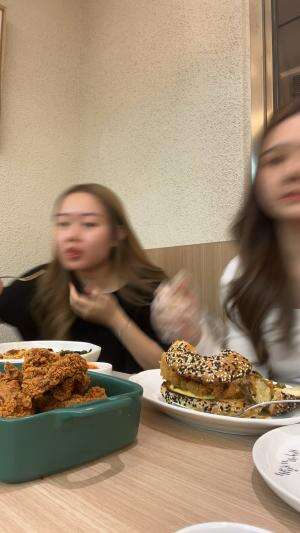 Dinner with my best friend ?