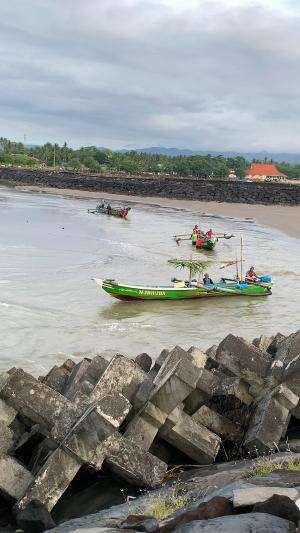 lewati air muara yg kandas #skill #nelayan