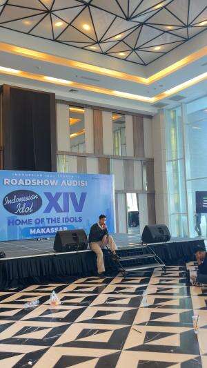 IDOL_XIV REZKY ADRIANTO 25 TAHUN MAKASSAR PESONA SEDERHANA 