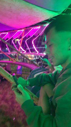 Main bersama ibu dan kakak #HOTrctiplus 