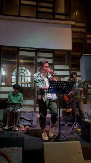 To the Bone by Pamungkas (cover live on stage the breeze BSD)