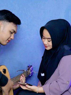 SAKIT SAKIT HATIKU - VIA VALLEN (Jatuh air mataku bila ku ingatmu) Cover Lirik Ivan Sany #MyFirstVideoOnHOT+
