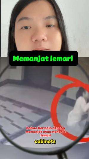 Anak anak memang suka melakukan hal berbahaya tugas orangtua mengawasi ketika mereka bermain #sharingiscaring #parenting#edukasi #kikilim #s