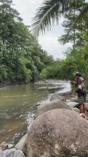 Baru melempar umpan langsung disambar ikan