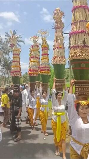 Ngusaba Kapat . Ngusaba Kapat memiliki makna sebagai ungkapan rasa syukur dan permohonan kesejahteraan bagi masyarakat setempat. 