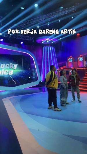 Kerja bareng artiss 