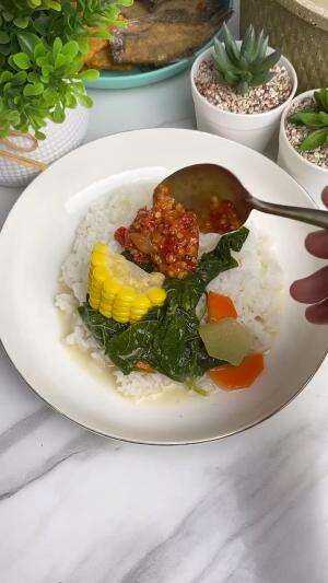 MENU MASAKAN RUMAHAN SIMPLE
“Sayur Bobor Bayam Rumahan”
#Cooking #inspiration #Menumasakanrumahan #Tips #Trik #Idejualan #ummuhusna