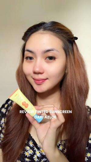 Cukup pakai tinted sunscreen aja wajah kalian jadi glowing & sehat🤩💖 #chikaaprlaa #beauty #reviewtintedsunscreen #tintedsunscreenazloe 