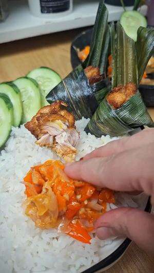 MENU MASAKAN RUMAHAN SIMPLE
“Ayam Goreng Pandan”
#Cooking #inspiration #Menumasakanrumahan #Tips #Trik #Idejualan #ummuhusna