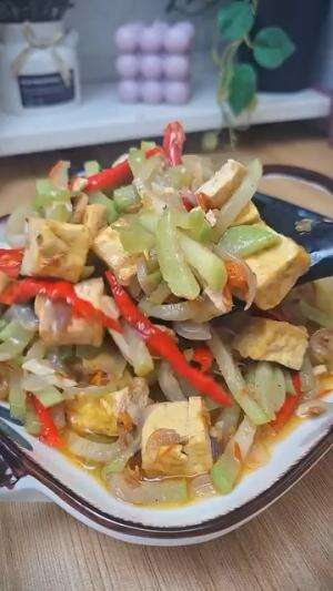 MENU MASAKAN RUMAHAN SIMPLE
“Tumis Labu Siam dan Tahu”
#Cooking #inspiration #Menumasakanrumahan #Tips #Trik #Idejualan #ummuhusna